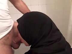 TEEN HIJAB TOURIST FIRST SEX EXPERIENCE EVER video on WebcamWhoring.com