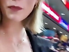 Karlie Kloss cleavage video on WebcamWhoring.com