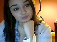 amateur teen girlfriend gives a nice handjob video on WebcamWhoring.com